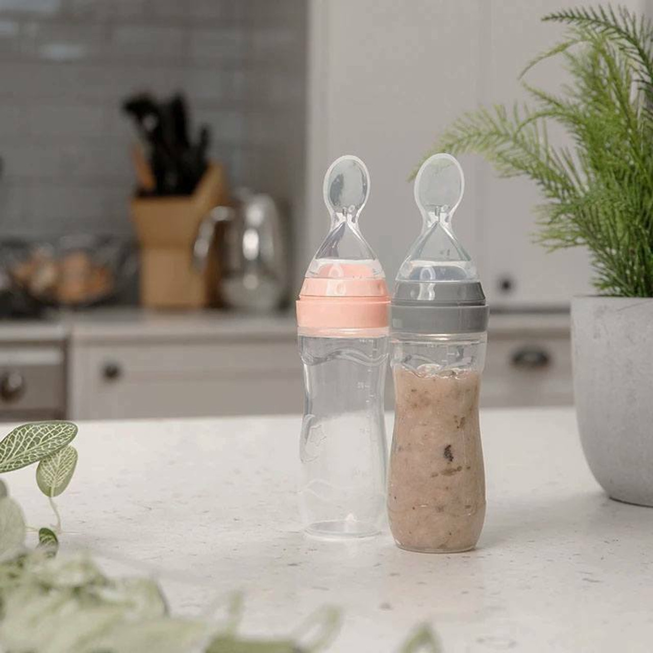 Haakaa_Silicone_Baby_Food_Dispensing_Spoon_-_Grey_live__72955.1597059872.1280.1280__25907.1612945843.1280.1280__57110